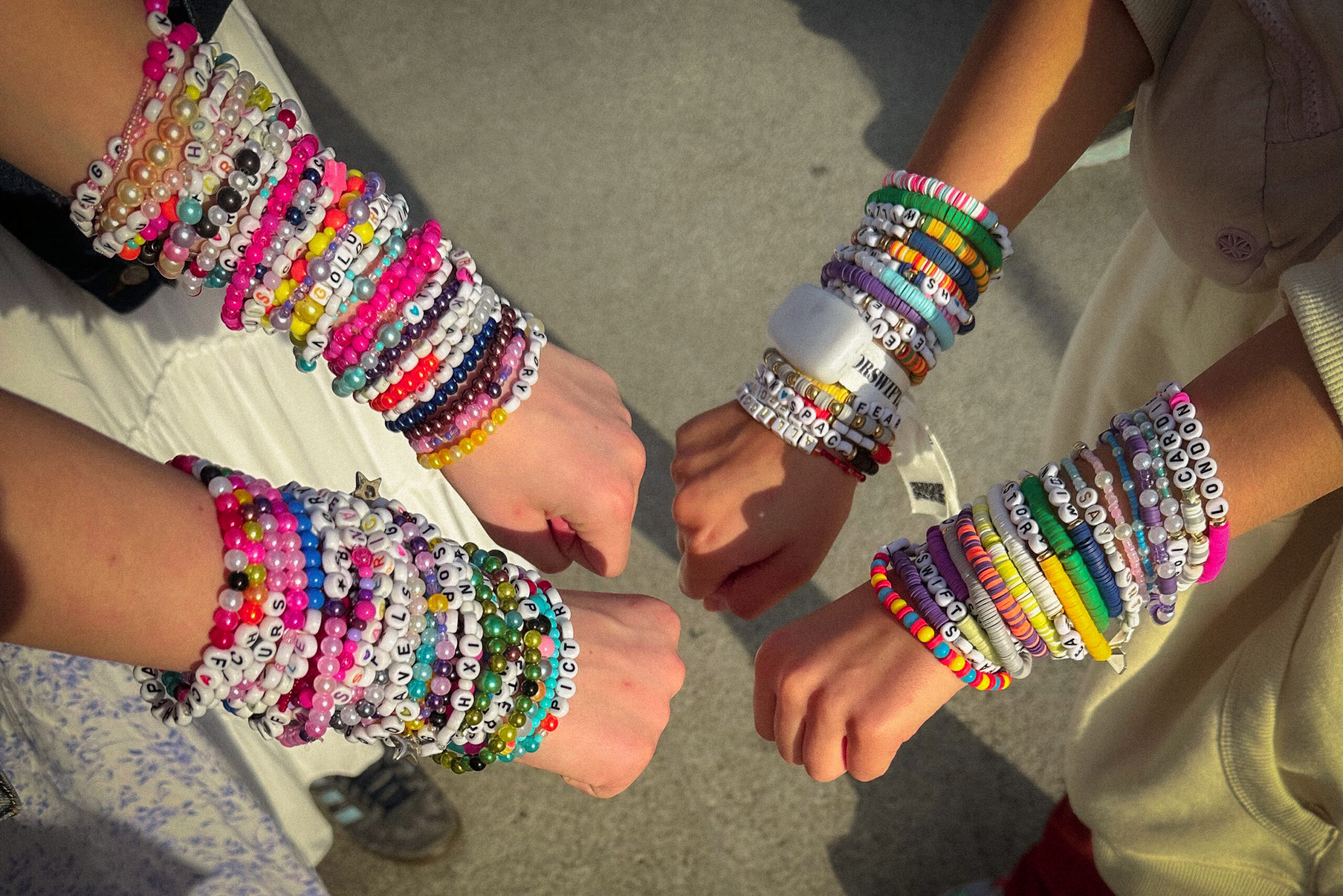 taylor-swift-friendship-clay-bead-bracelets